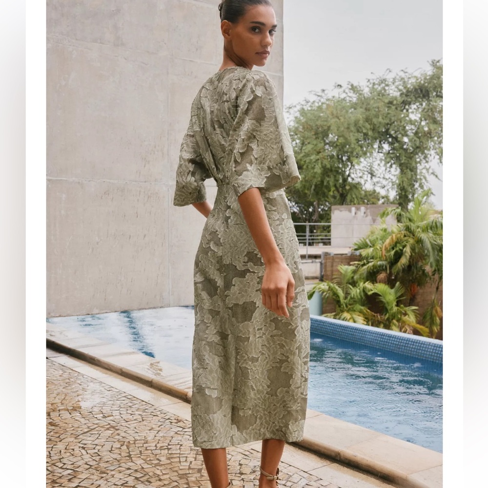 NWT 🔥ZARA Textured Wrap Midi Dress NWT | XL